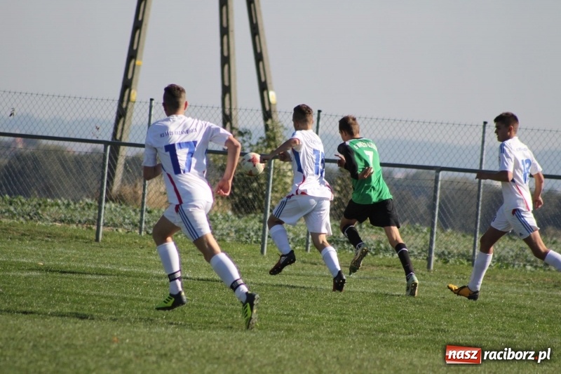 Zdjęcie w galerii na portalu naszraciborz.pl: Juniorskie derby gminy dla Krzanowic wiadomości z regionu