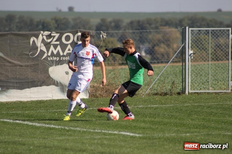 Zdjęcie w galerii na portalu naszraciborz.pl: Juniorskie derby gminy dla Krzanowic wiadomości z regionu