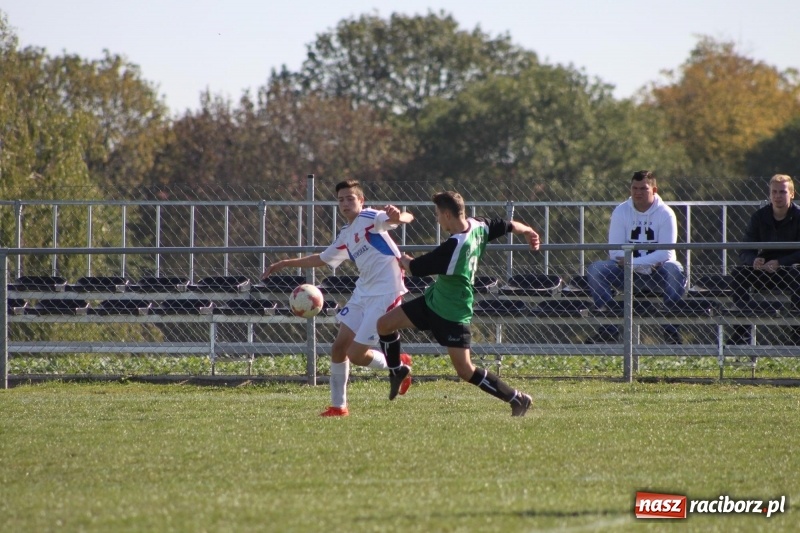 Zdjęcie w galerii na portalu naszraciborz.pl: Juniorskie derby gminy dla Krzanowic wiadomości z regionu