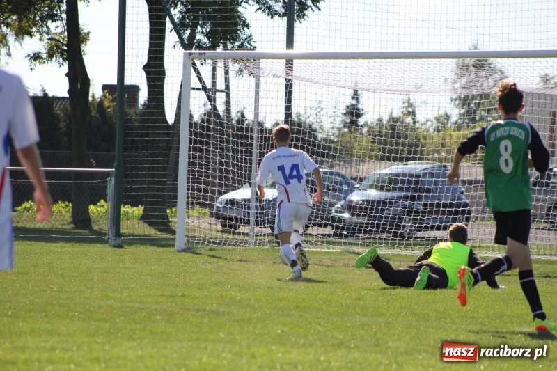 Zdjęcie w galerii na portalu naszraciborz.pl: Juniorskie derby gminy dla Krzanowic wiadomości z regionu