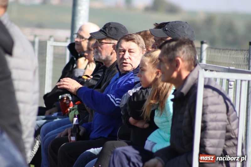 Zdjęcie w galerii na portalu naszraciborz.pl: Juniorskie derby gminy dla Krzanowic wiadomości z regionu