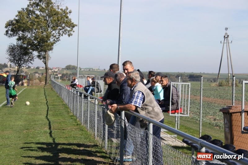 Zdjęcie w galerii na portalu naszraciborz.pl: Juniorskie derby gminy dla Krzanowic wiadomości z regionu