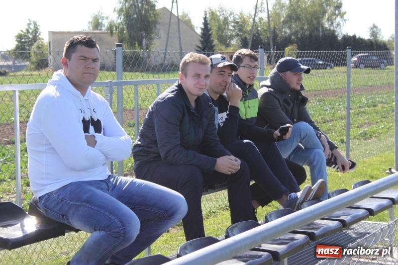 Zdjęcie w galerii na portalu naszraciborz.pl: Juniorskie derby gminy dla Krzanowic wiadomości z regionu