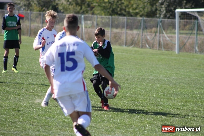 Zdjęcie w galerii na portalu naszraciborz.pl: Juniorskie derby gminy dla Krzanowic wiadomości z regionu