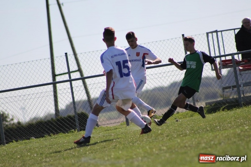 Zdjęcie w galerii na portalu naszraciborz.pl: Juniorskie derby gminy dla Krzanowic wiadomości z regionu