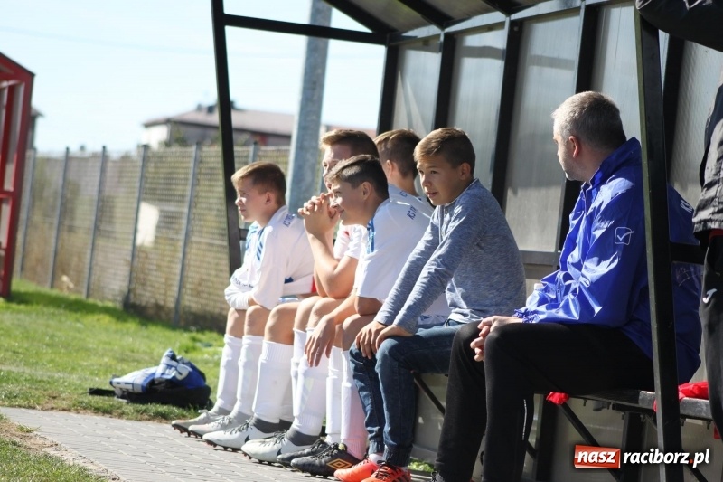 Zdjęcie w galerii na portalu naszraciborz.pl: Juniorskie derby gminy dla Krzanowic wiadomości z regionu