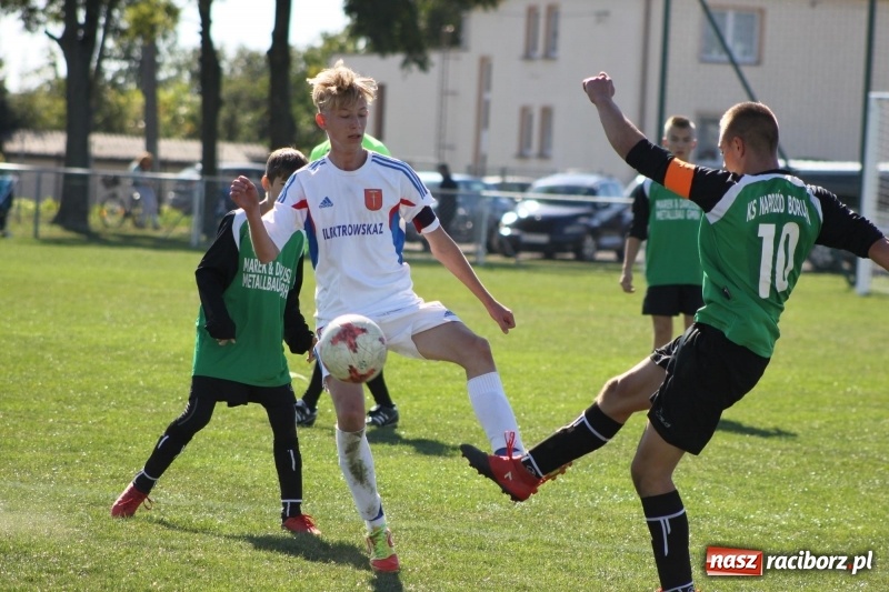 Zdjęcie w galerii na portalu naszraciborz.pl: Juniorskie derby gminy dla Krzanowic wiadomości z regionu