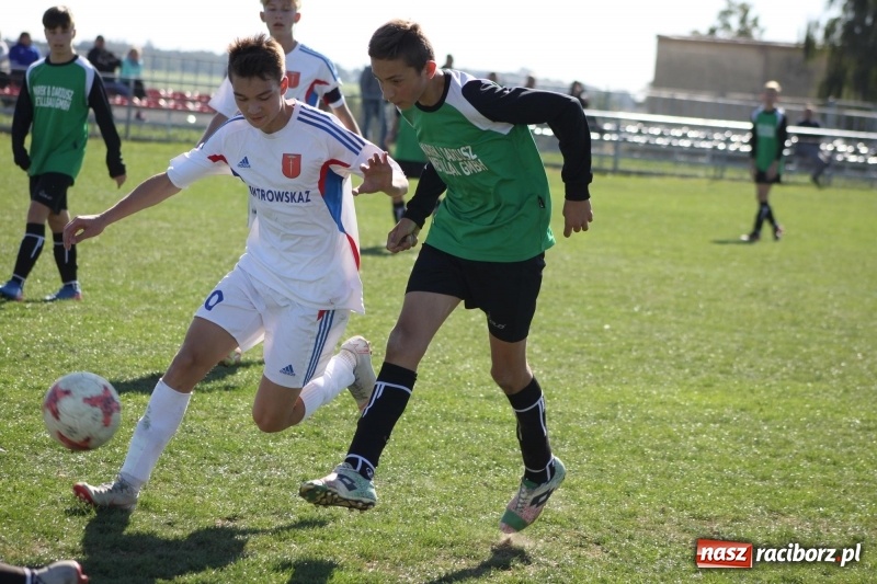 Zdjęcie w galerii na portalu naszraciborz.pl: Juniorskie derby gminy dla Krzanowic wiadomości z regionu
