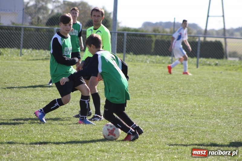 Zdjęcie w galerii na portalu naszraciborz.pl: Juniorskie derby gminy dla Krzanowic wiadomości z regionu