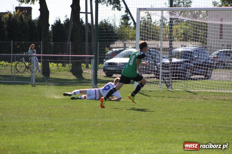 Zdjęcie w galerii na portalu naszraciborz.pl: Juniorskie derby gminy dla Krzanowic wiadomości z regionu
