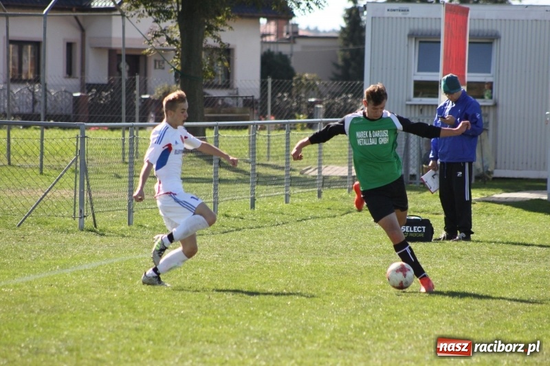 Zdjęcie w galerii na portalu naszraciborz.pl: Juniorskie derby gminy dla Krzanowic wiadomości z regionu