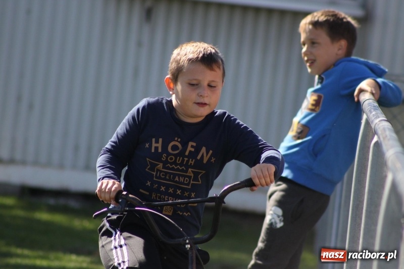 Zdjęcie w galerii na portalu naszraciborz.pl: Juniorskie derby gminy dla Krzanowic wiadomości z regionu