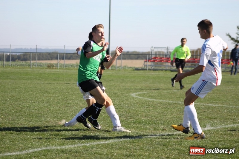 Zdjęcie w galerii na portalu naszraciborz.pl: Juniorskie derby gminy dla Krzanowic wiadomości z regionu