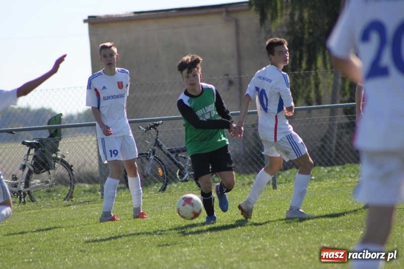 Zdjęcie w galerii na portalu naszraciborz.pl: Juniorskie derby gminy dla Krzanowic wiadomości z regionu