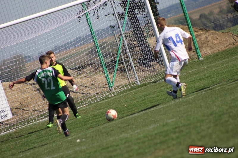 Zdjęcie w galerii na portalu naszraciborz.pl: Juniorskie derby gminy dla Krzanowic wiadomości z regionu