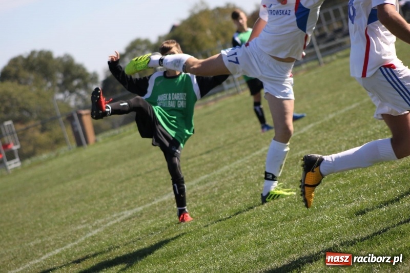 Zdjęcie w galerii na portalu naszraciborz.pl: Juniorskie derby gminy dla Krzanowic wiadomości z regionu
