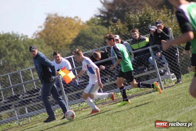 Zdjęcie w galerii na portalu naszraciborz.pl: Juniorskie derby gminy dla Krzanowic wiadomości z regionu