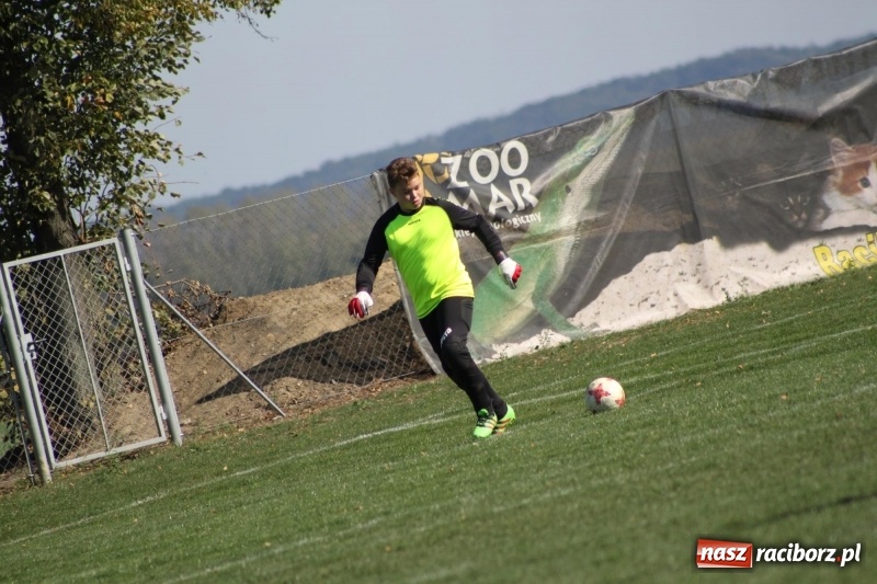Zdjęcie w galerii na portalu naszraciborz.pl: Juniorskie derby gminy dla Krzanowic wiadomości z regionu