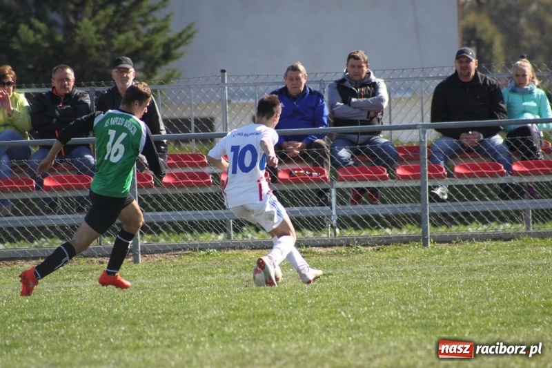 Zdjęcie w galerii na portalu naszraciborz.pl: Juniorskie derby gminy dla Krzanowic wiadomości z regionu