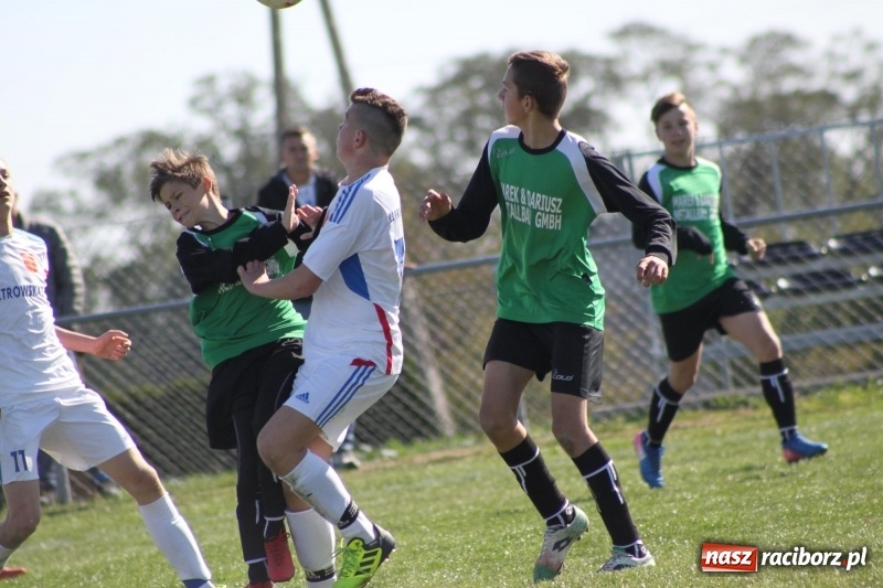 Zdjęcie w galerii na portalu naszraciborz.pl: Juniorskie derby gminy dla Krzanowic wiadomości z regionu