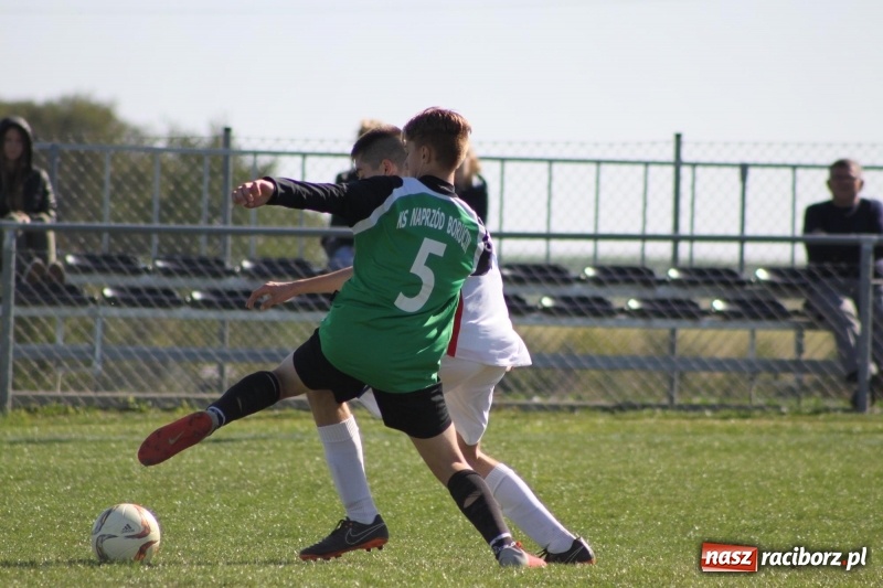 Zdjęcie w galerii na portalu naszraciborz.pl: Juniorskie derby gminy dla Krzanowic wiadomości z regionu