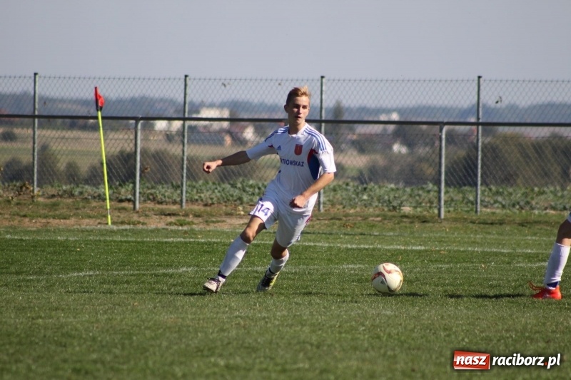 Zdjęcie w galerii na portalu naszraciborz.pl: Juniorskie derby gminy dla Krzanowic wiadomości z regionu