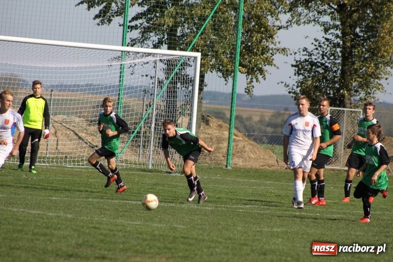 Zdjęcie w galerii na portalu naszraciborz.pl: Juniorskie derby gminy dla Krzanowic wiadomości z regionu