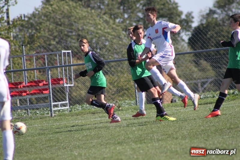 Zdjęcie w galerii na portalu naszraciborz.pl: Juniorskie derby gminy dla Krzanowic wiadomości z regionu