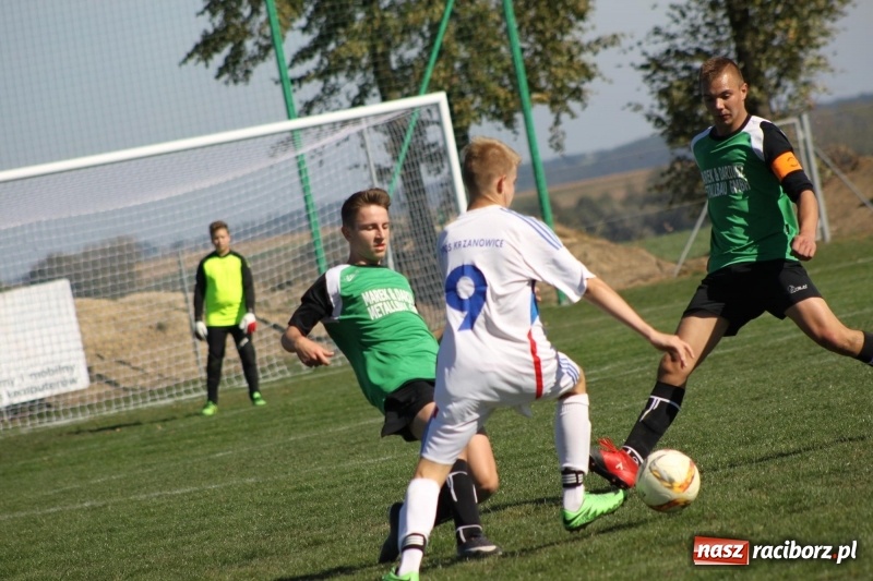 Zdjęcie w galerii na portalu naszraciborz.pl: Juniorskie derby gminy dla Krzanowic wiadomości z regionu