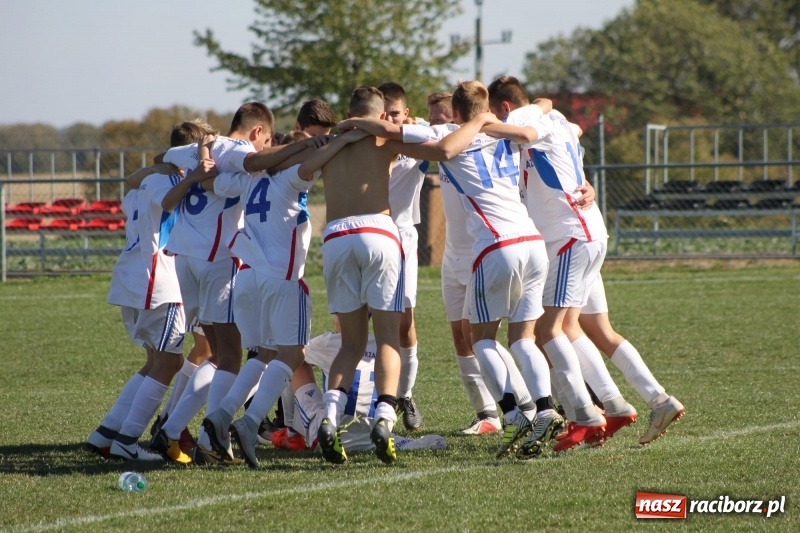 Zdjęcie w galerii na portalu naszraciborz.pl: Juniorskie derby gminy dla Krzanowic wiadomości z regionu
