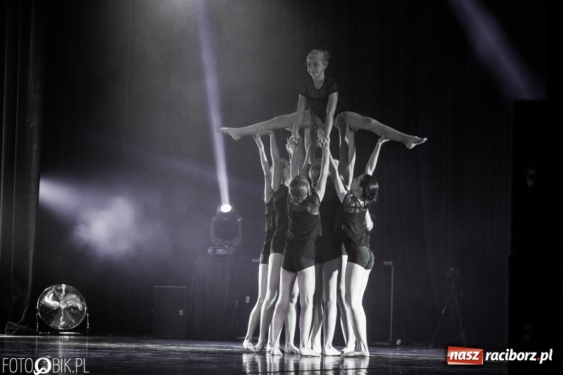 Zdjęcie w galerii na portalu naszraciborz.pl: Gala zespołu tanecznego Skaza w Raciborskim Centrum Kultury wiadomości z regionu