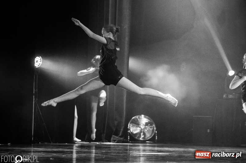 Zdjęcie w galerii na portalu naszraciborz.pl: Gala zespołu tanecznego Skaza w Raciborskim Centrum Kultury wiadomości z regionu