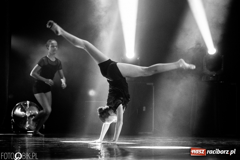 Zdjęcie w galerii na portalu naszraciborz.pl: Gala zespołu tanecznego Skaza w Raciborskim Centrum Kultury wiadomości z regionu