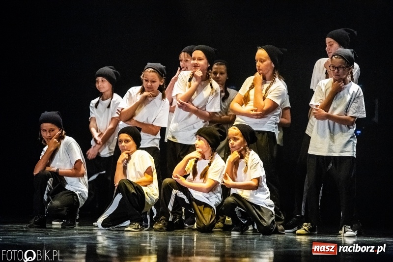Zdjęcie w galerii na portalu naszraciborz.pl: Gala zespołu tanecznego Skaza w Raciborskim Centrum Kultury wiadomości z regionu