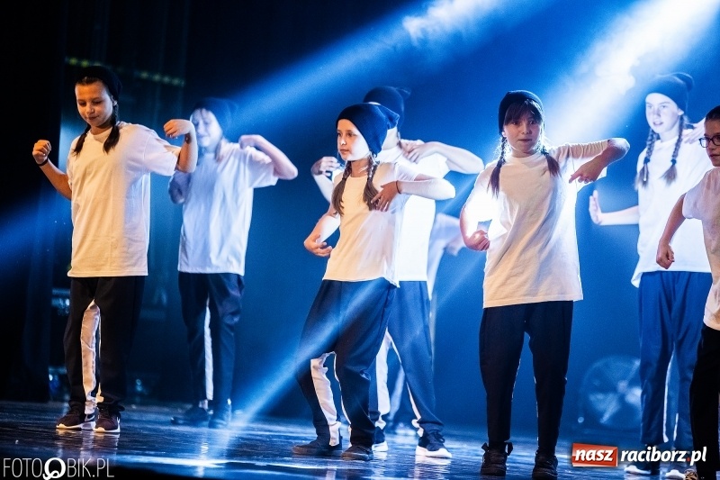 Zdjęcie w galerii na portalu naszraciborz.pl: Gala zespołu tanecznego Skaza w Raciborskim Centrum Kultury wiadomości z regionu