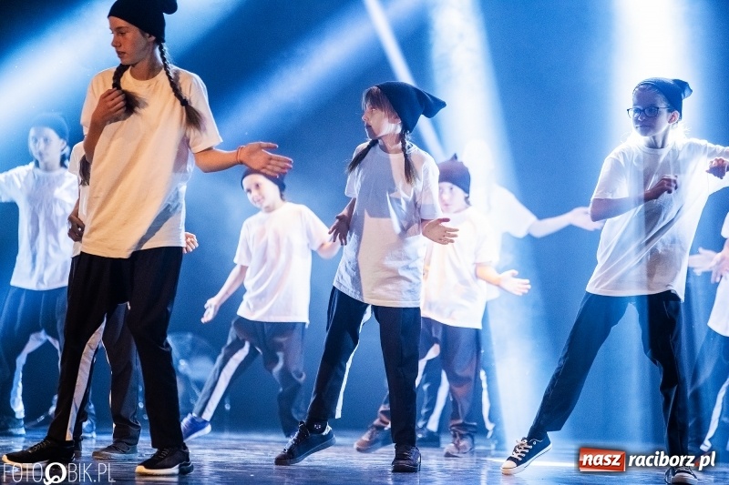 Zdjęcie w galerii na portalu naszraciborz.pl: Gala zespołu tanecznego Skaza w Raciborskim Centrum Kultury wiadomości z regionu