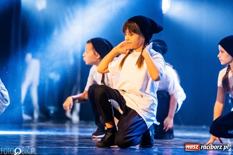 Zdjęcie w galerii na portalu naszraciborz.pl: Gala zespołu tanecznego Skaza w Raciborskim Centrum Kultury wiadomości z regionu