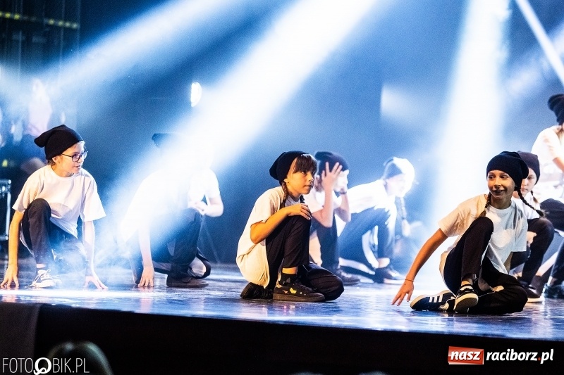 Zdjęcie w galerii na portalu naszraciborz.pl: Gala zespołu tanecznego Skaza w Raciborskim Centrum Kultury wiadomości z regionu