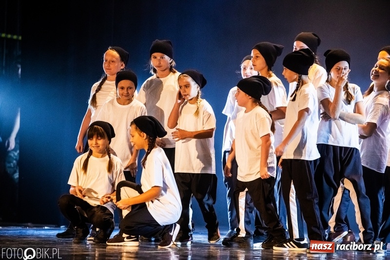 Zdjęcie w galerii na portalu naszraciborz.pl: Gala zespołu tanecznego Skaza w Raciborskim Centrum Kultury wiadomości z regionu