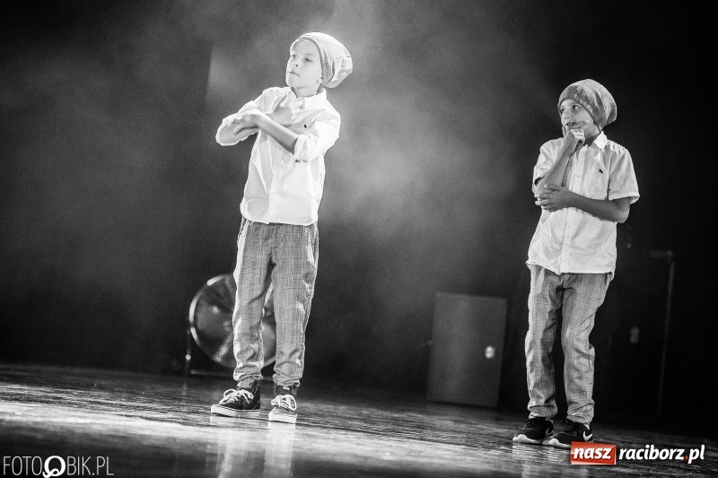 Zdjęcie w galerii na portalu naszraciborz.pl: Gala zespołu tanecznego Skaza w Raciborskim Centrum Kultury wiadomości z regionu