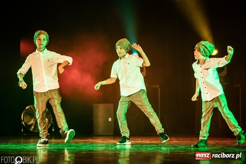 Zdjęcie w galerii na portalu naszraciborz.pl: Gala zespołu tanecznego Skaza w Raciborskim Centrum Kultury wiadomości z regionu
