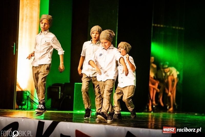 Zdjęcie w galerii na portalu naszraciborz.pl: Gala zespołu tanecznego Skaza w Raciborskim Centrum Kultury wiadomości z regionu