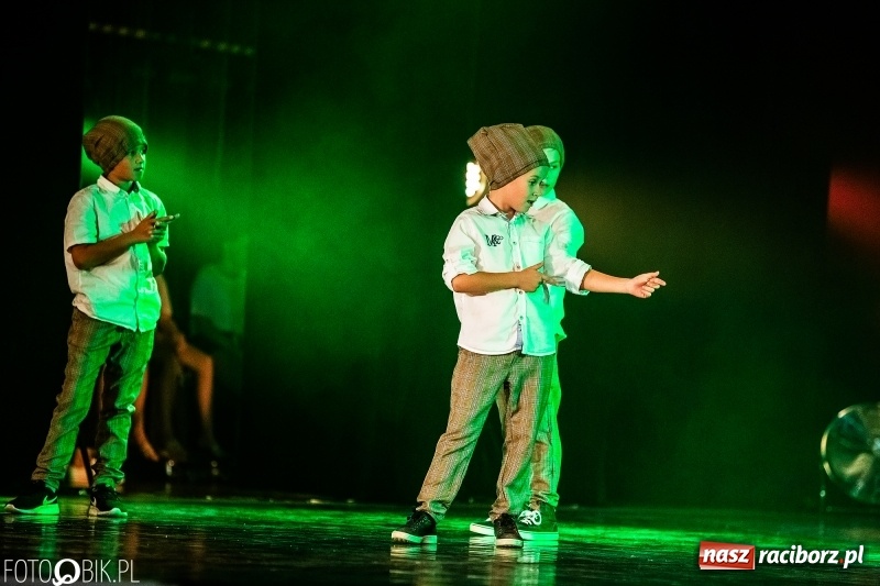 Zdjęcie w galerii na portalu naszraciborz.pl: Gala zespołu tanecznego Skaza w Raciborskim Centrum Kultury wiadomości z regionu