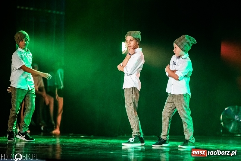 Zdjęcie w galerii na portalu naszraciborz.pl: Gala zespołu tanecznego Skaza w Raciborskim Centrum Kultury wiadomości z regionu