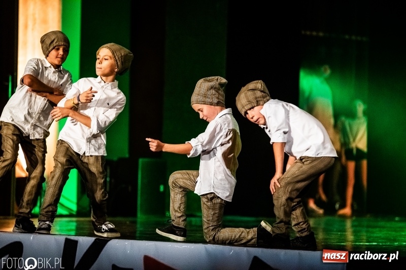 Zdjęcie w galerii na portalu naszraciborz.pl: Gala zespołu tanecznego Skaza w Raciborskim Centrum Kultury wiadomości z regionu