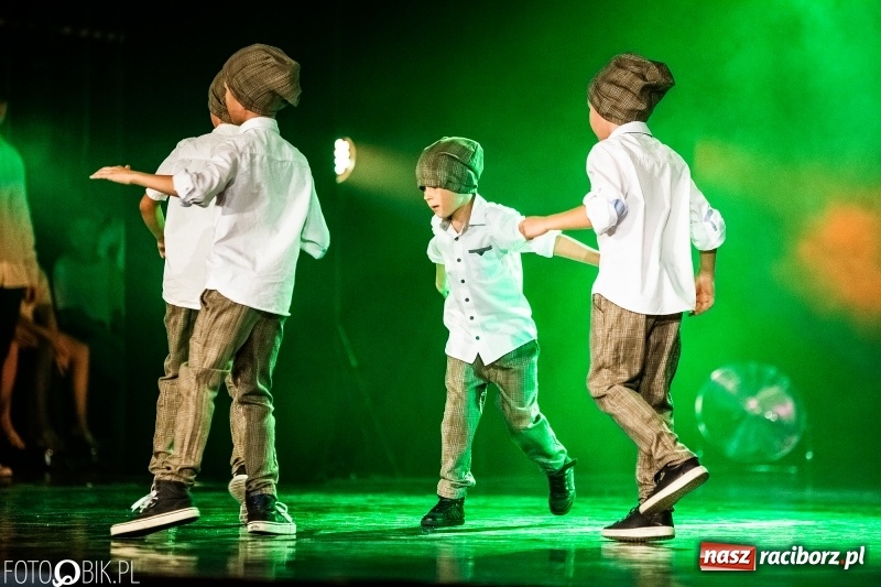 Zdjęcie w galerii na portalu naszraciborz.pl: Gala zespołu tanecznego Skaza w Raciborskim Centrum Kultury wiadomości z regionu