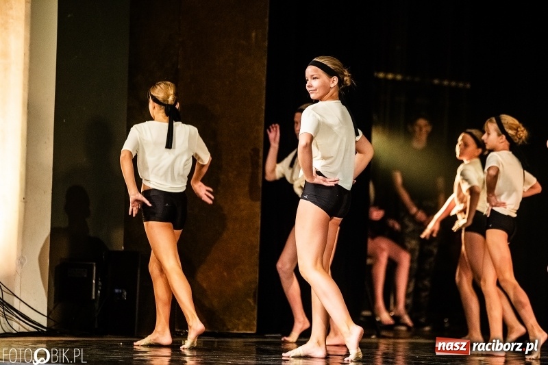 Zdjęcie w galerii na portalu naszraciborz.pl: Gala zespołu tanecznego Skaza w Raciborskim Centrum Kultury wiadomości z regionu