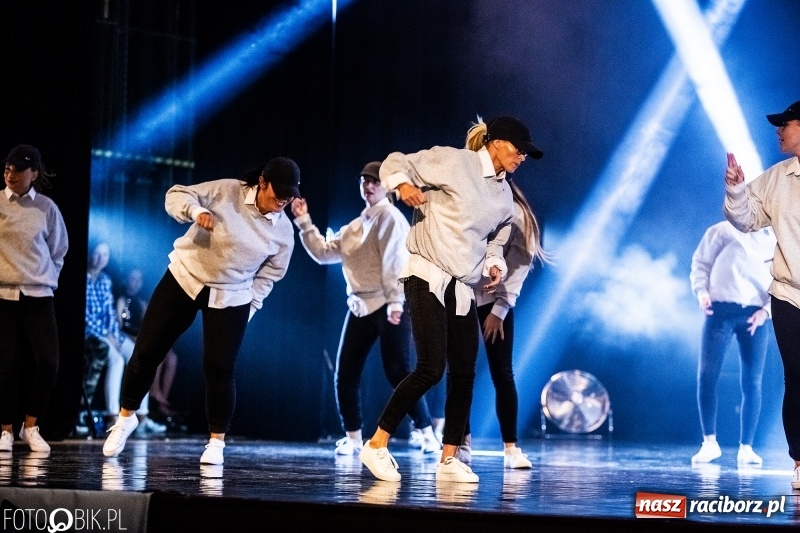 Zdjęcie w galerii na portalu naszraciborz.pl: Gala zespołu tanecznego Skaza w Raciborskim Centrum Kultury wiadomości z regionu