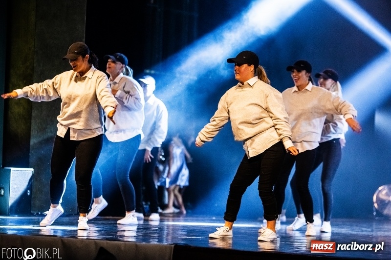 Zdjęcie w galerii na portalu naszraciborz.pl: Gala zespołu tanecznego Skaza w Raciborskim Centrum Kultury wiadomości z regionu