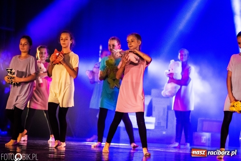 Zdjęcie w galerii na portalu naszraciborz.pl: Gala zespołu tanecznego Skaza w Raciborskim Centrum Kultury wiadomości z regionu